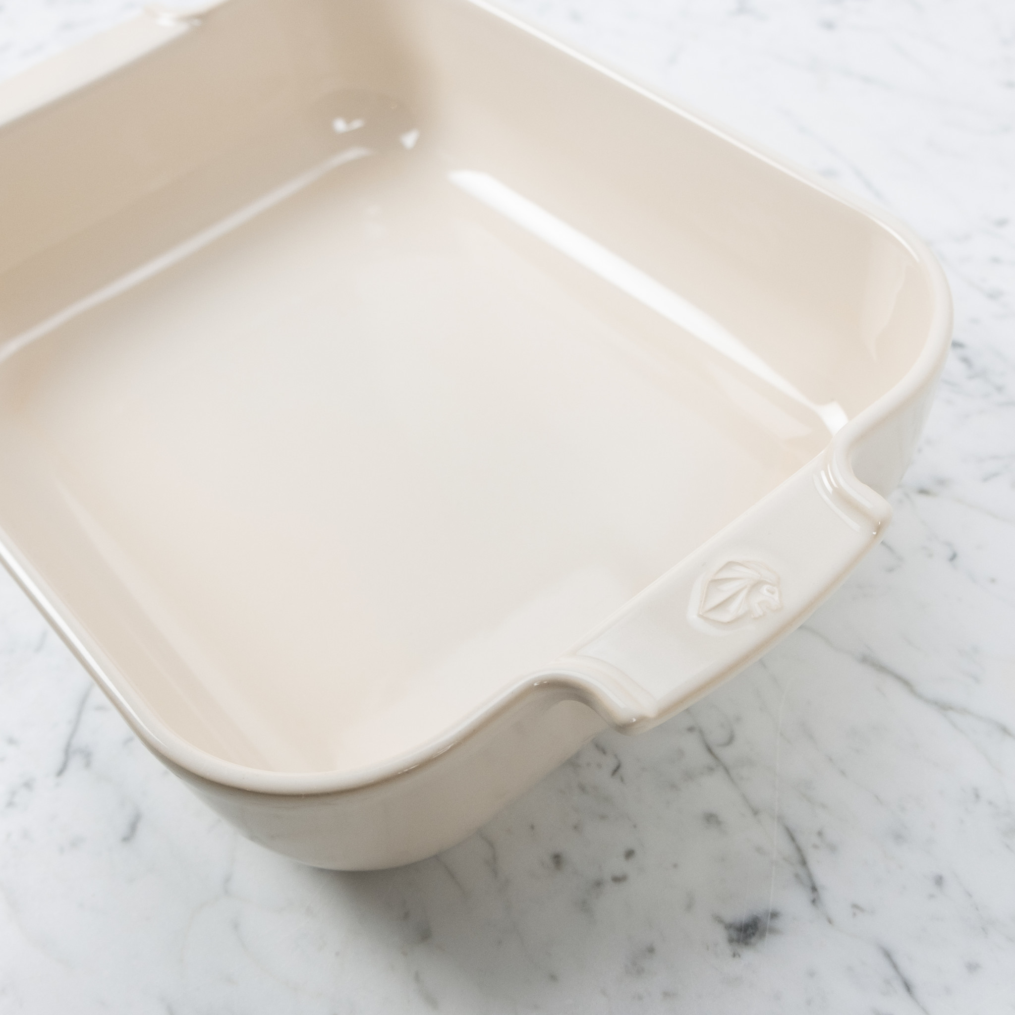 Peugeot Appolia Rectangular Roaster 40cm Ecru - 13" x 10"