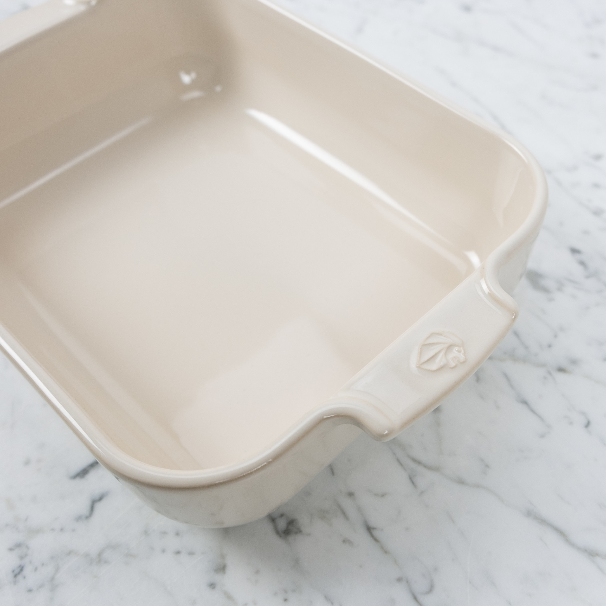 Peugeot Appolia Rectangular Roaster 32cm Ecru - 10" x 8"