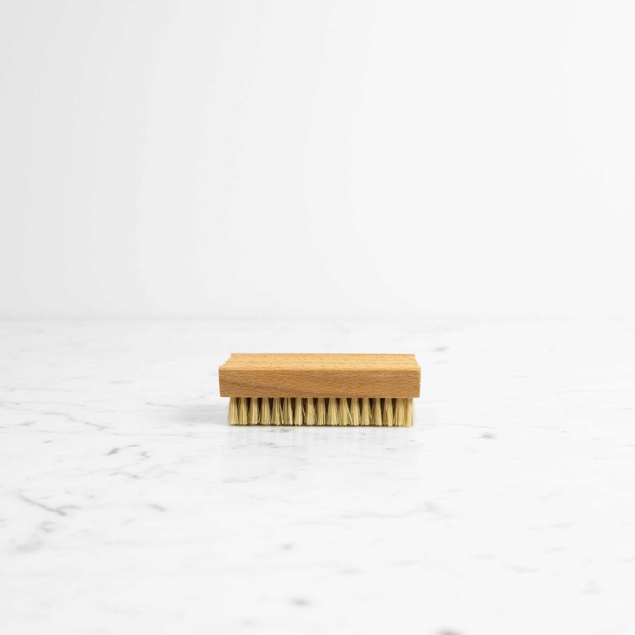 Beechwood Bristle Nail Brush with Soap Dish
