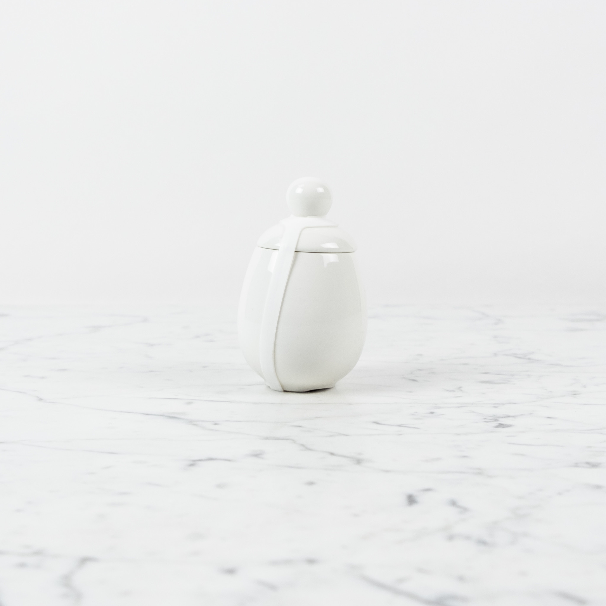 PORCELAIN EGG CODDLER, Home Furnishings