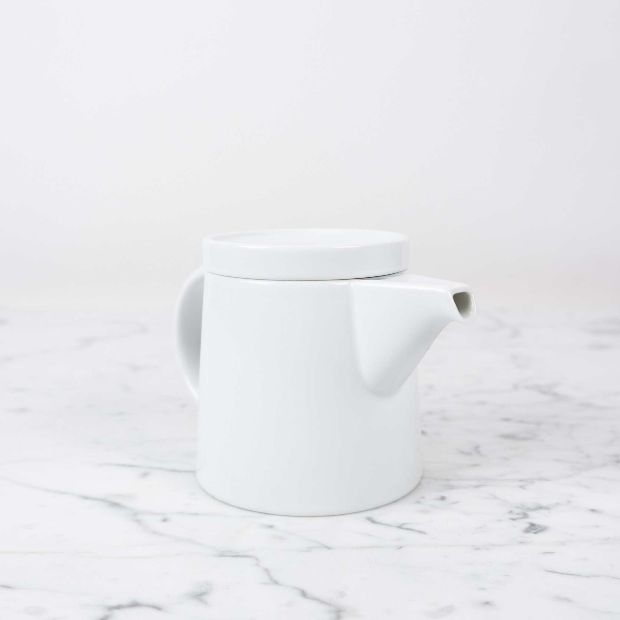 https://cdn.shoplightspeed.com/shops/625731/files/51075131/m-type-coffee-set-teapot-coffee-cup-sugar-pot-crea.jpg