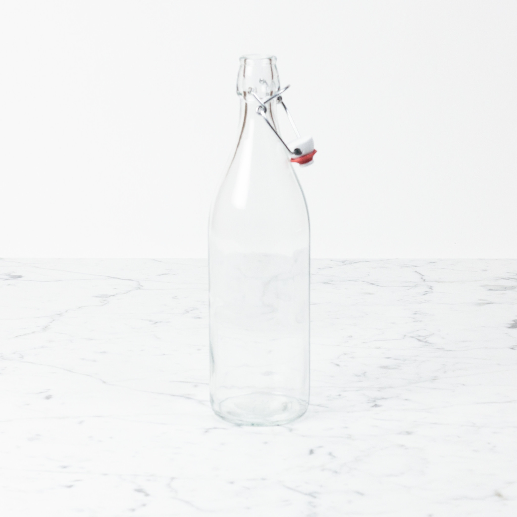 Le Parfait Le Parfait - 1 Liter French Glass Bottle with Swing Top Lid