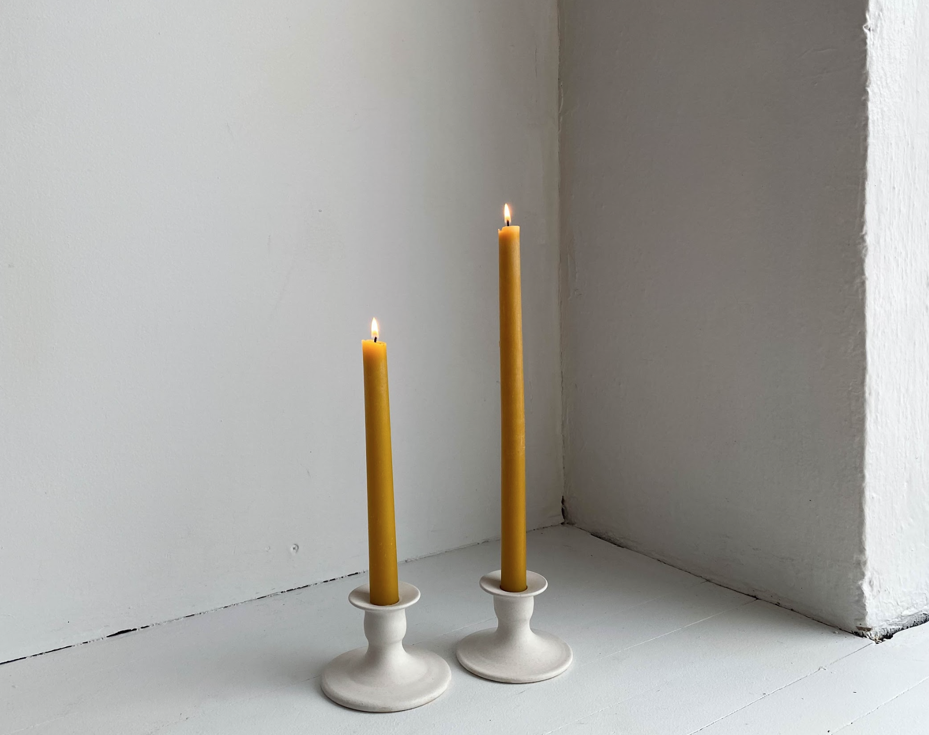 Dutch Dipam Beeswax Taper Candle - 12" - Single ( 1 )