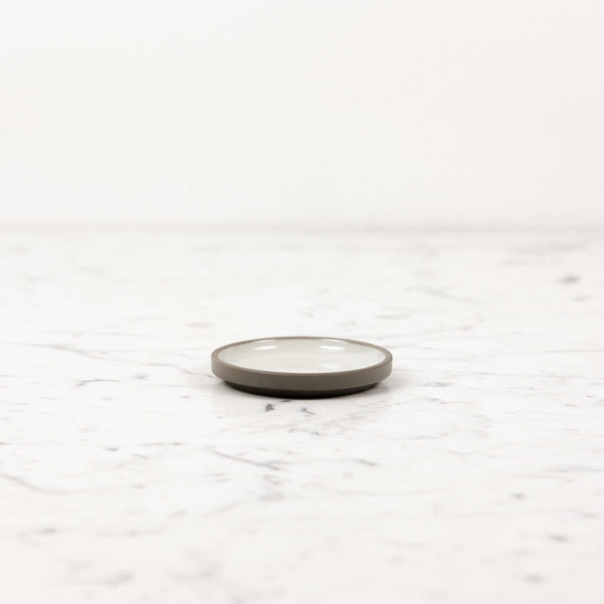 Hasami Hasami Low Profile Plate - Ash White- 3.3/8" x  .47" HAW101