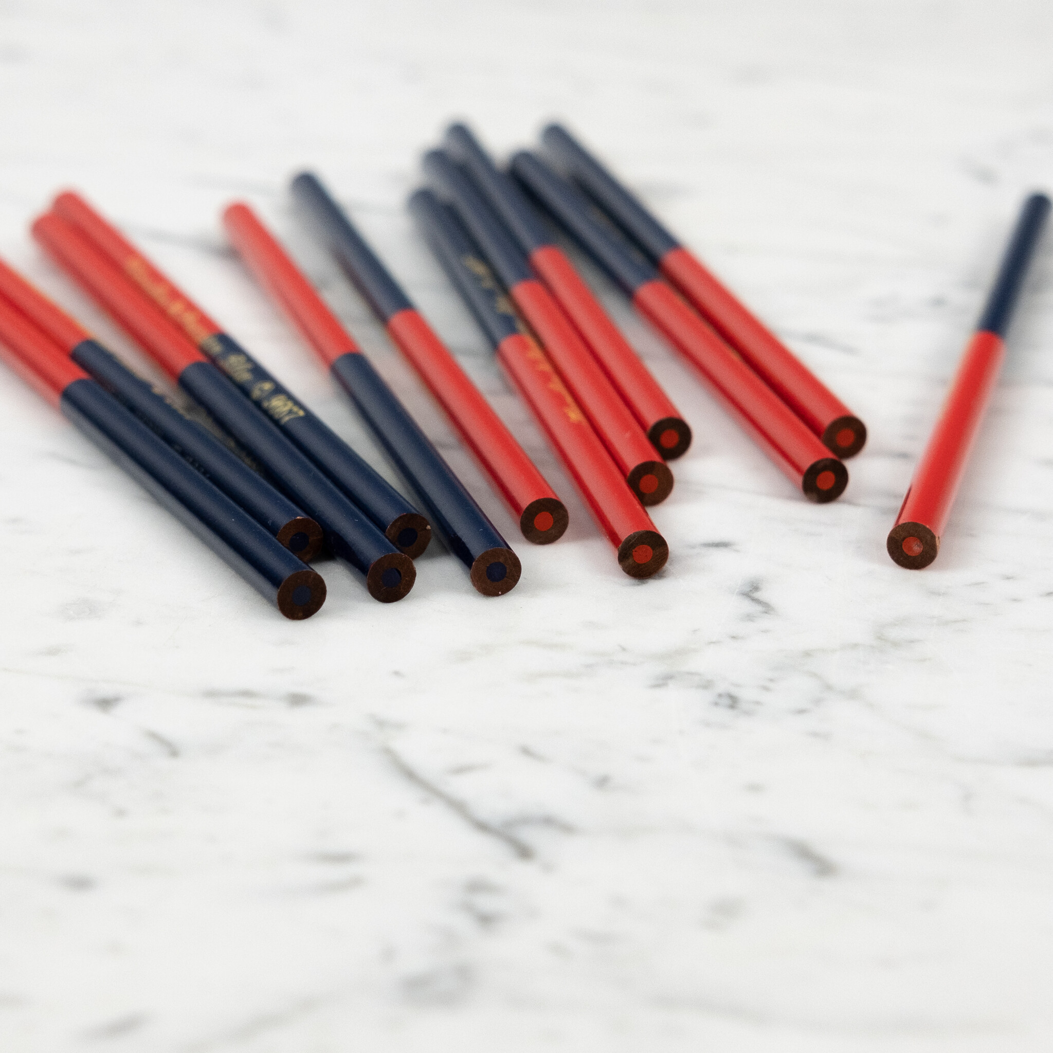 Box of 12 Kita-Boshi Pencils Vermillion Red/Prussian Blue