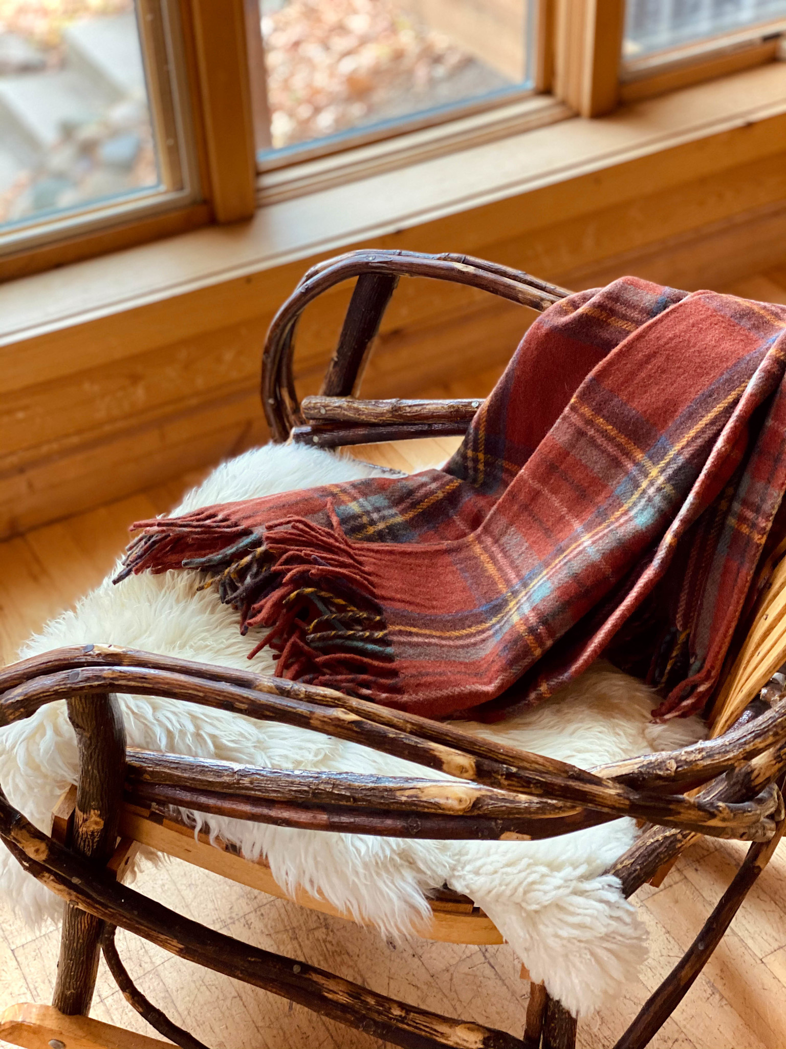 Highland Wool Tartan Throw Blanket Antique Royal Stewart 60x72in
