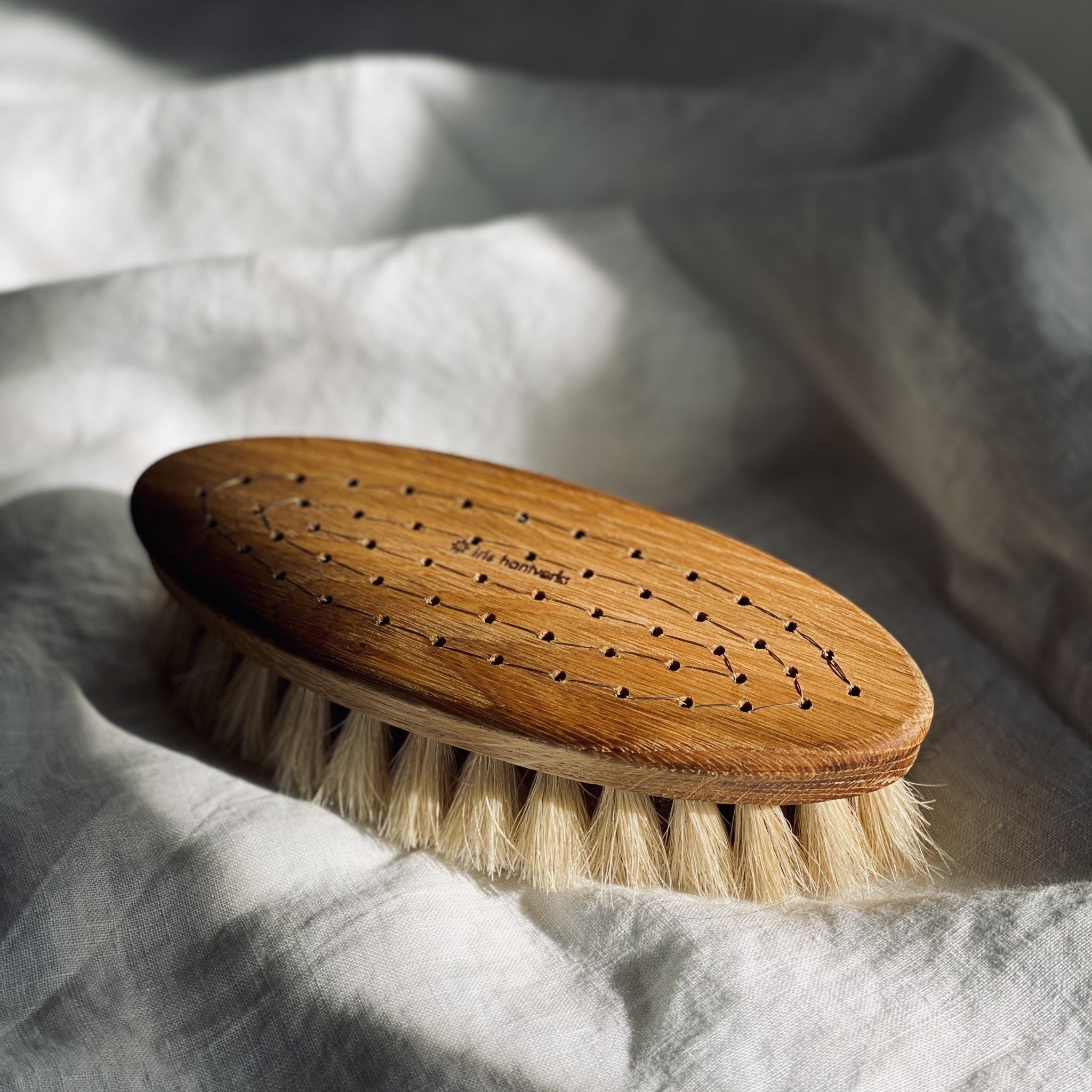 Brushing your way to silky skin + good vibes : HOW TO DRY BRUSH