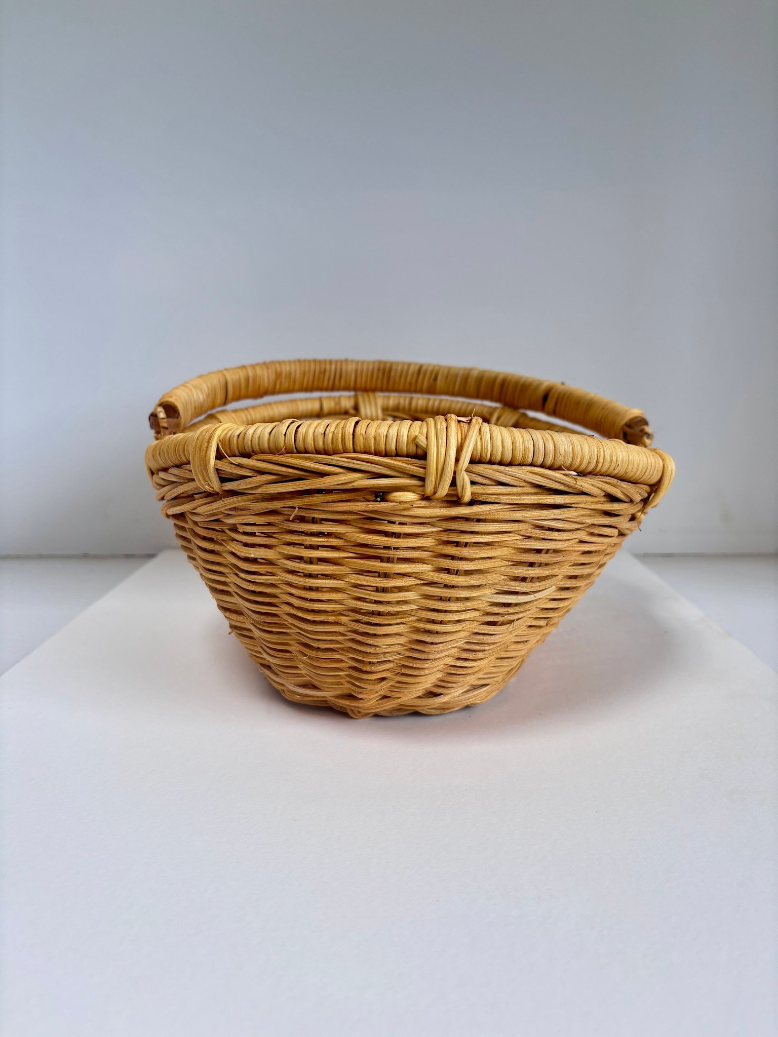 Natural Artisan Home Small Rattan Basket with Foldable Handle