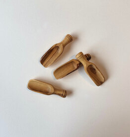 Olivewood Scoop with Knob End- Small 2.75in