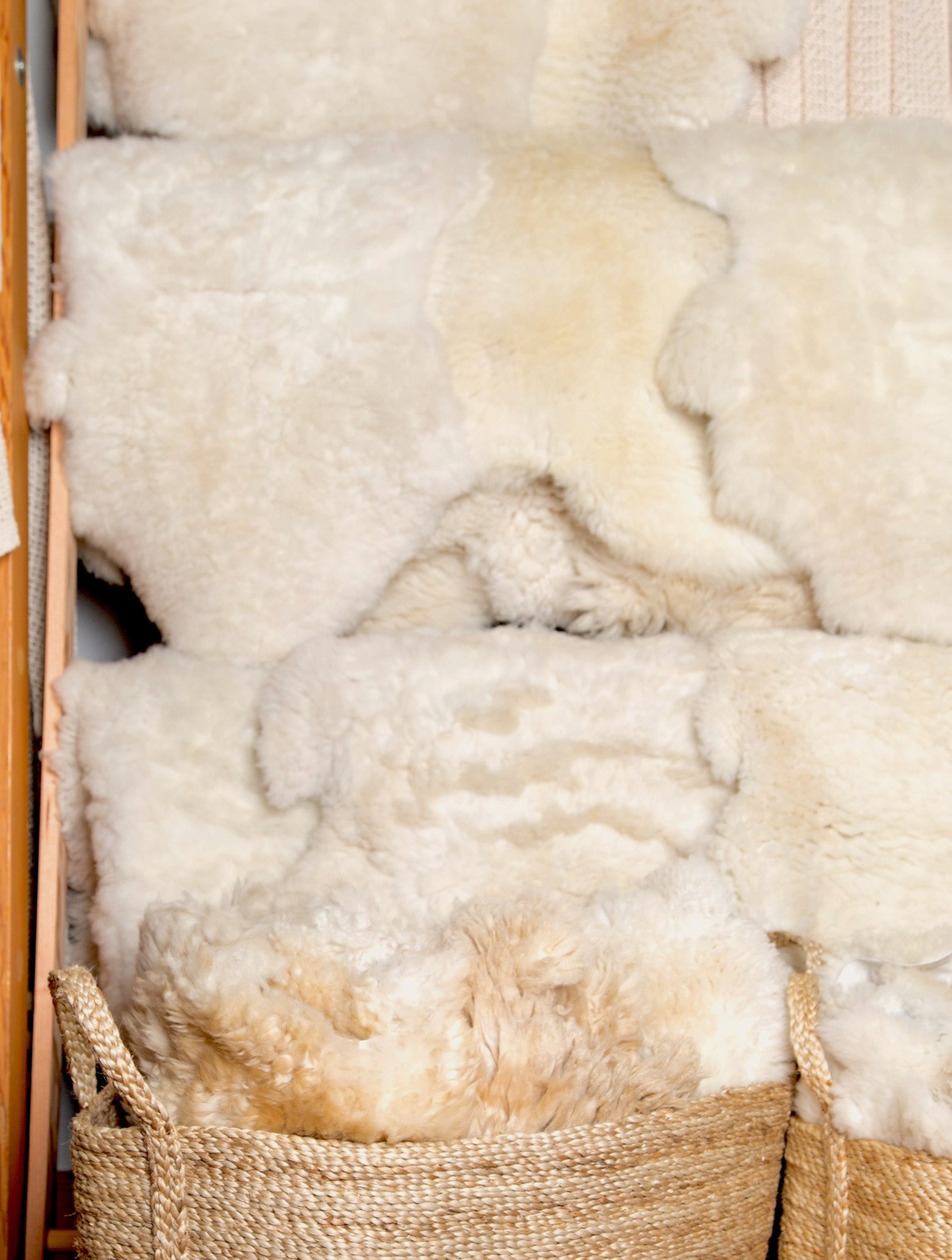 Natural Icelandic Sheepskin Hide - Medium