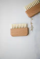 Slim Wood Garden Nail Brush 2in