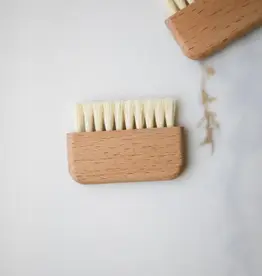 Slim Wood Garden Nail Brush 2in