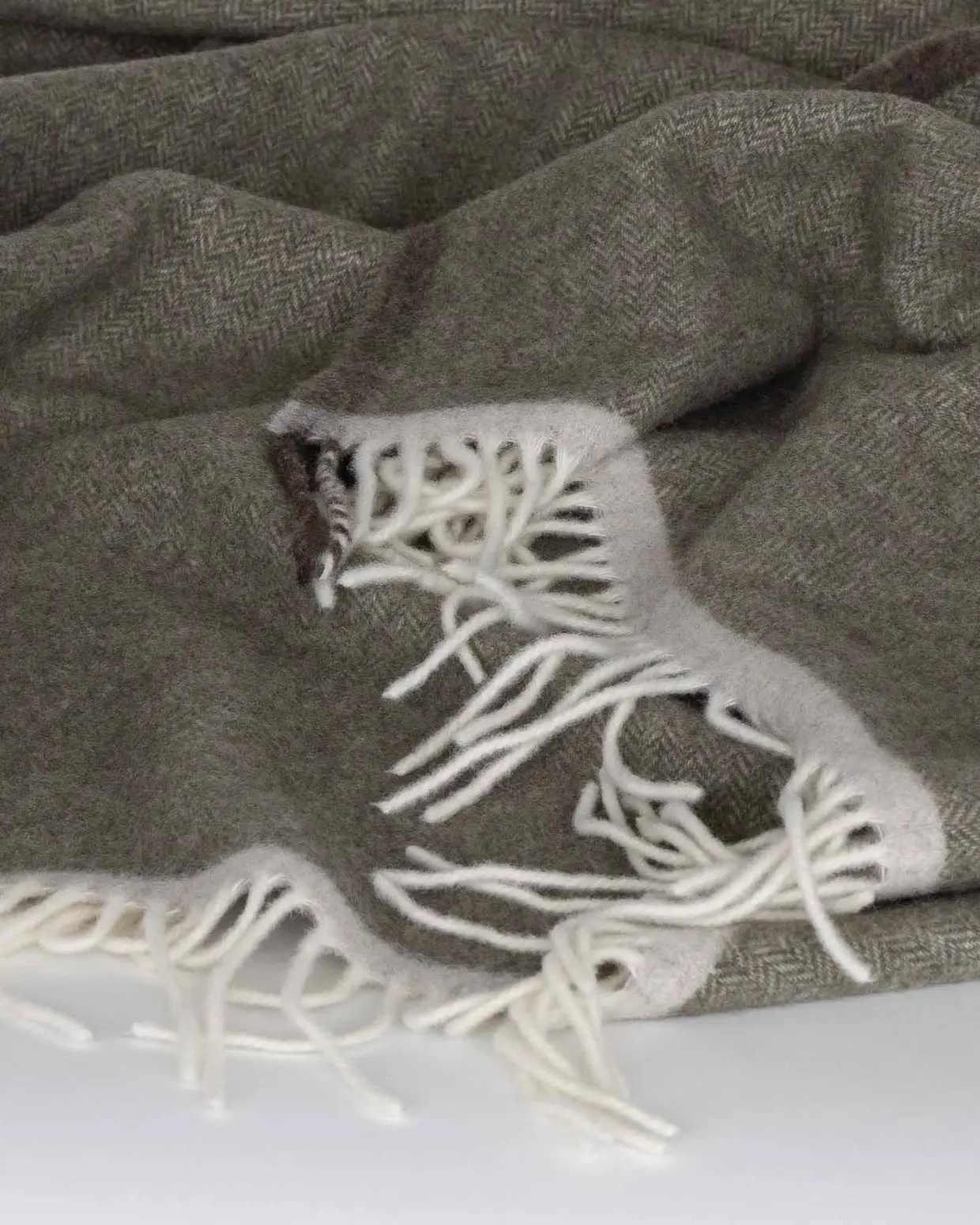 Merino and Cashmere Throw Blanket - Olive Green 79x55"