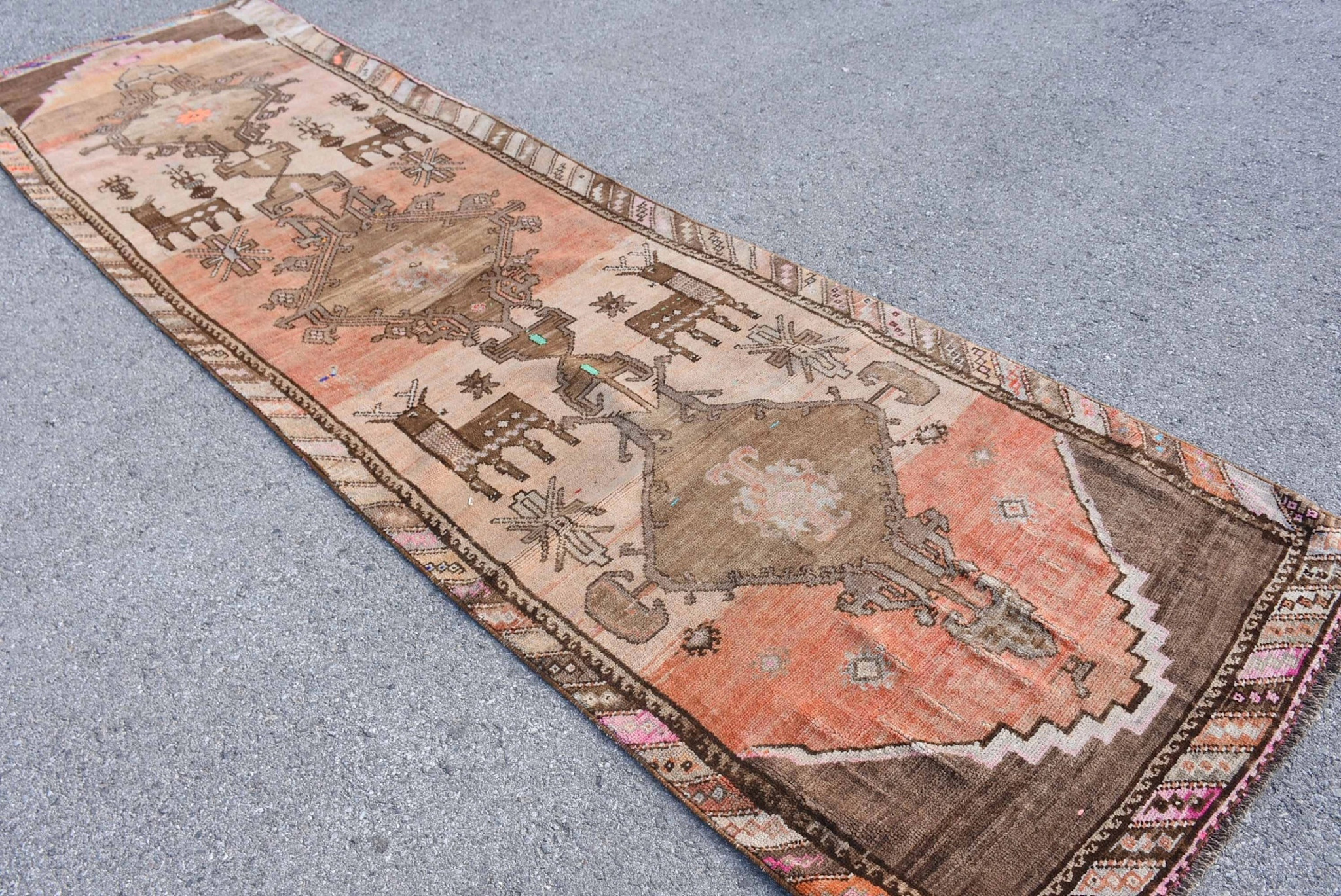 VINTAGE RUGS Vintage Oushak Deer Motif Brown, Pink and Beige Runner Rug - 3.7 x 13.1