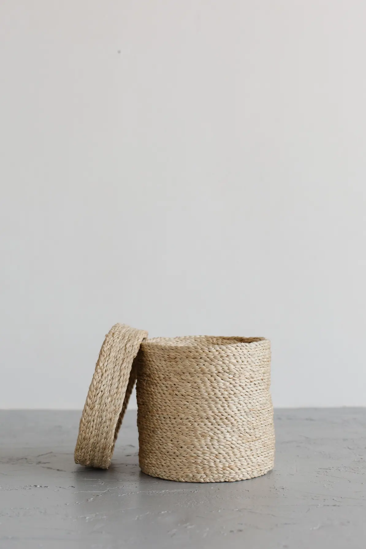 Trio of Small Round Jute Tray Baskets with Lids 5" to 9" D