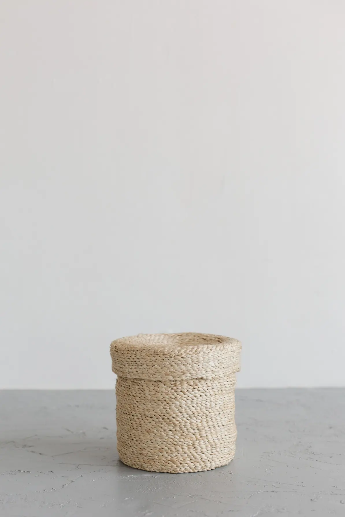 Trio of Small Round Jute Tray Baskets with Lids 5" to 9" D