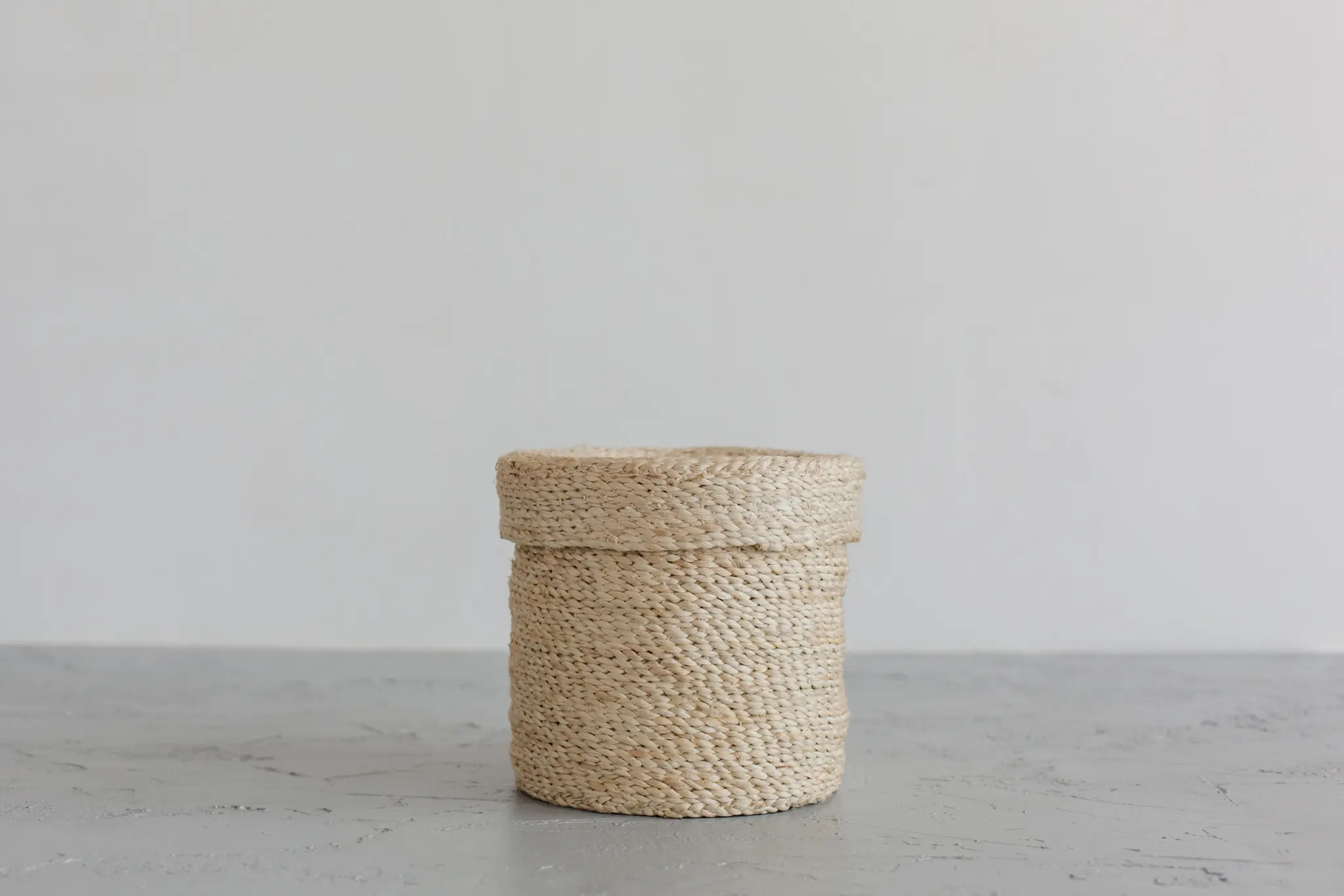 Trio of Small Round Jute Tray Baskets with Lids 5" to 9" D