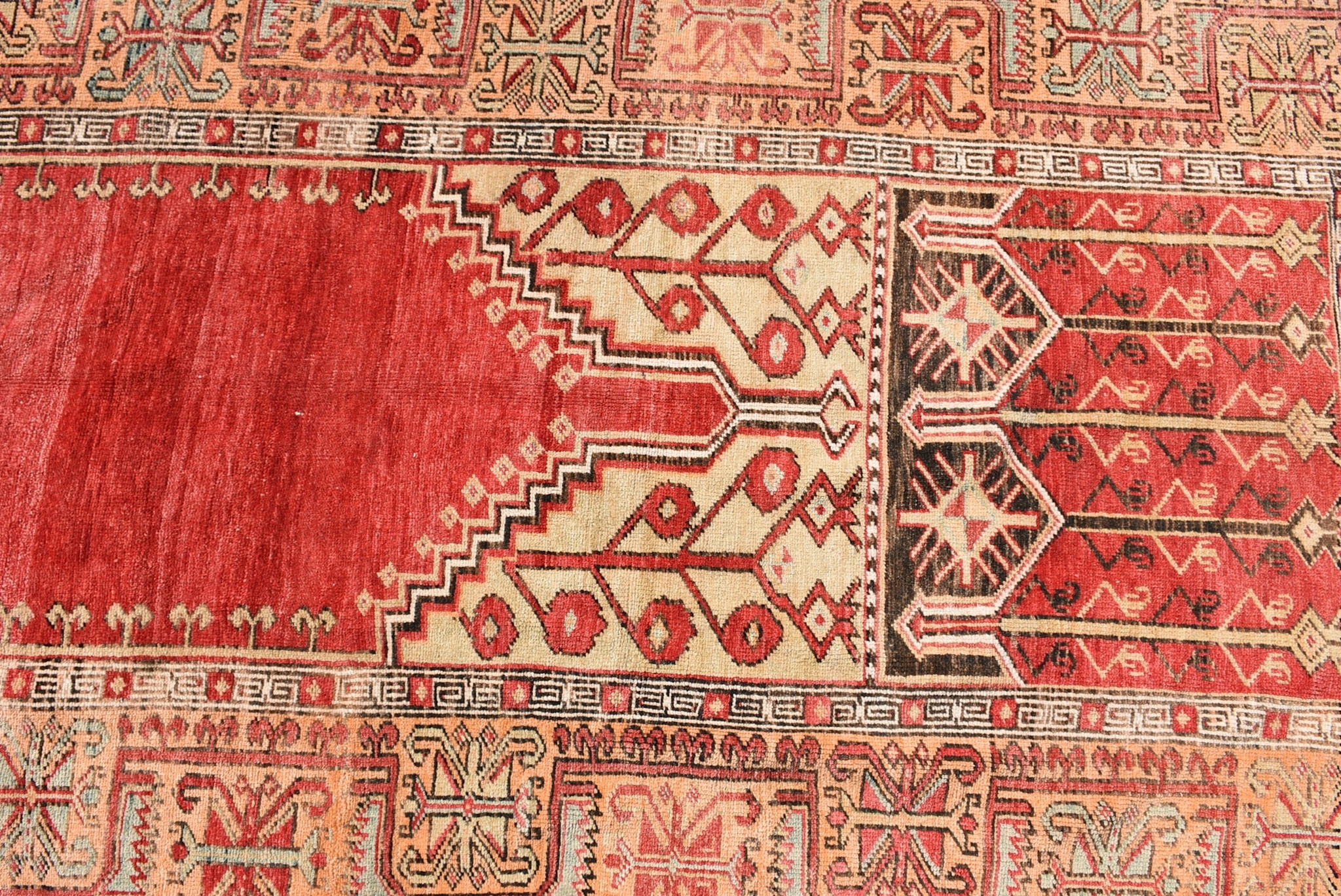 VINTAGE RUGS Vintage Turkish Wool Vibrant Red and Gold Tree of Life Rug - 4.3 x 7.1