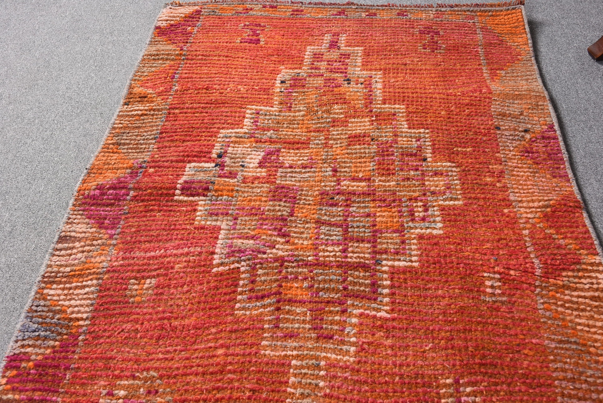 VINTAGE RUGS Vintage Red, Pink & Orange Geometric Oushak Runner Rug - 3 x 9.2