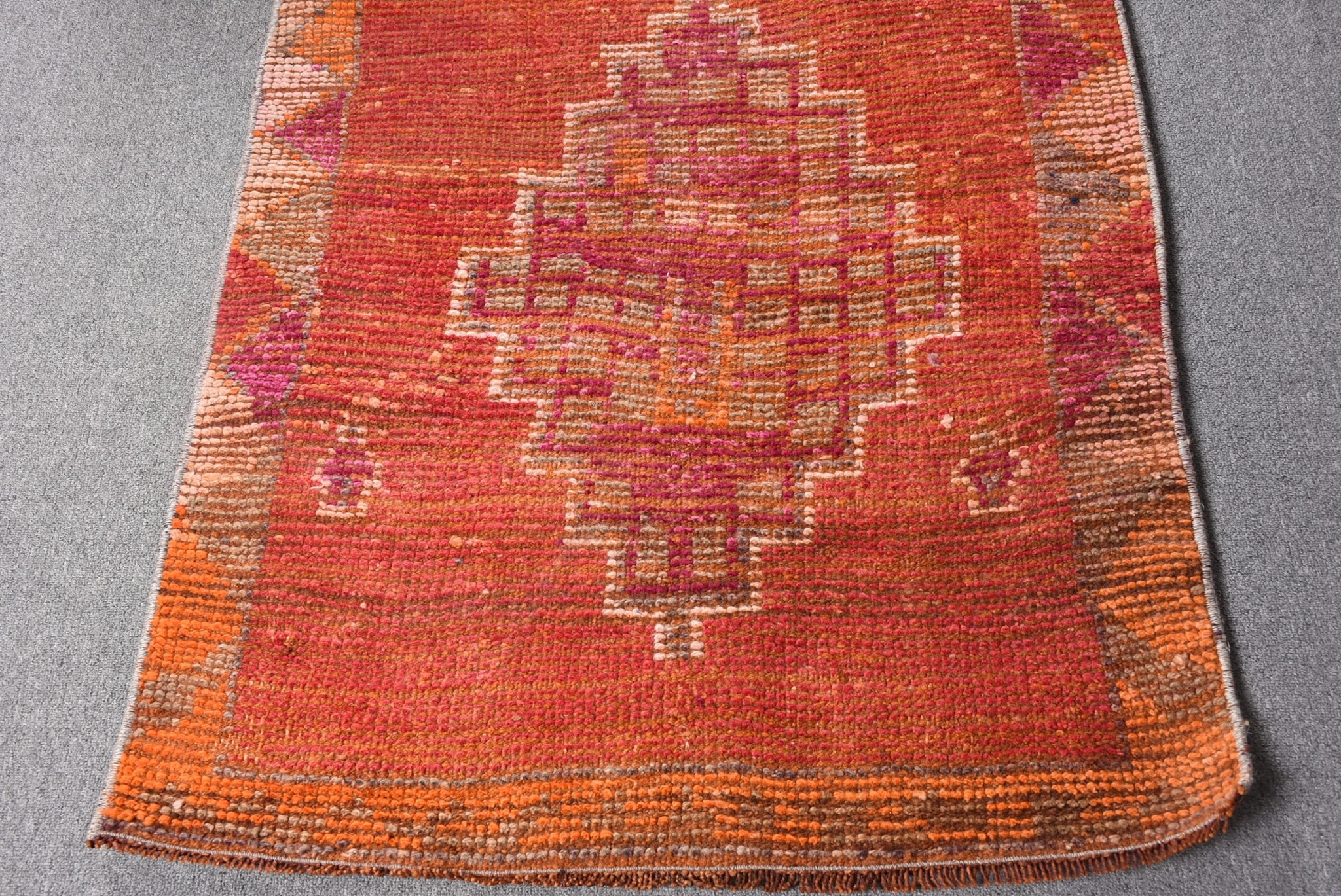VINTAGE RUGS Vintage Red, Pink & Orange Geometric Oushak Runner Rug - 3 x 9.2