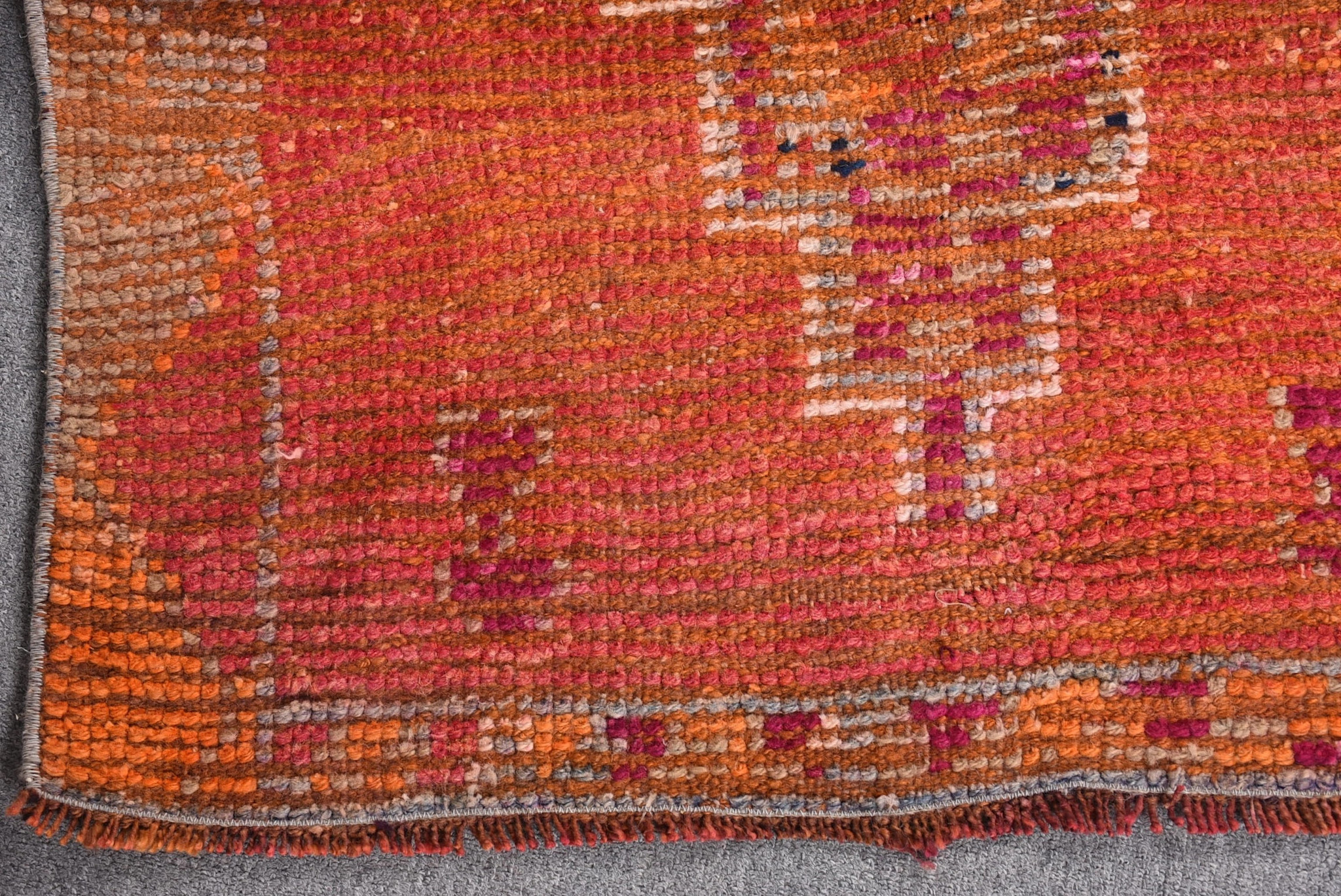 VINTAGE RUGS Vintage Red, Pink & Orange Geometric Oushak Runner Rug - 3 x 9.2