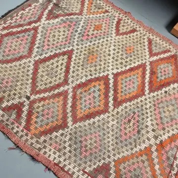 VINTAGE RUGS Vintage Turkish Red & Beige Kilim Rug - 4.2 x 5.2