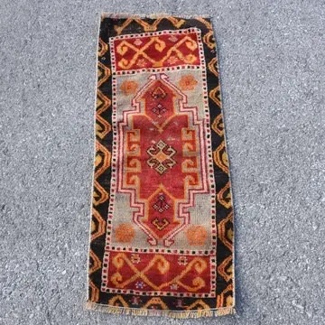 VINTAGE RUGS Vintage Turkish Red Kilim Patchwork Small Throw Rug - 1.3 x 3.1