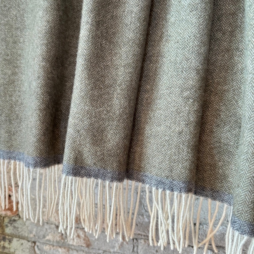 Merino and Cashmere Throw Blanket - Olive Green 79x55"