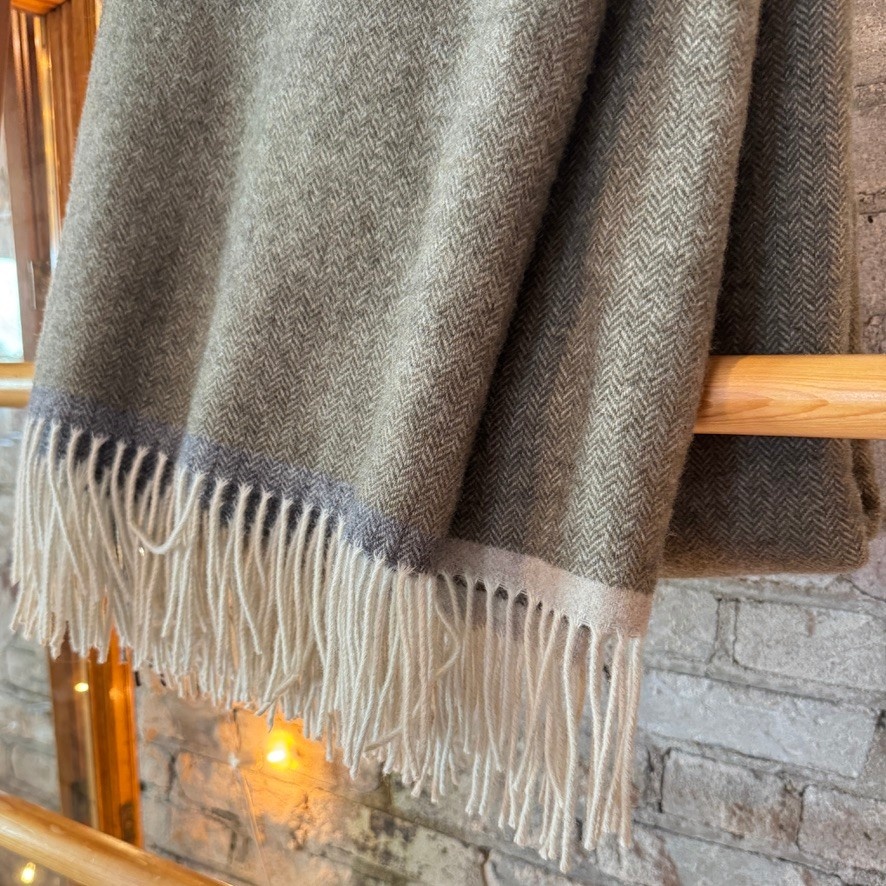 Merino and Cashmere Throw Blanket - Olive Green 79x55"