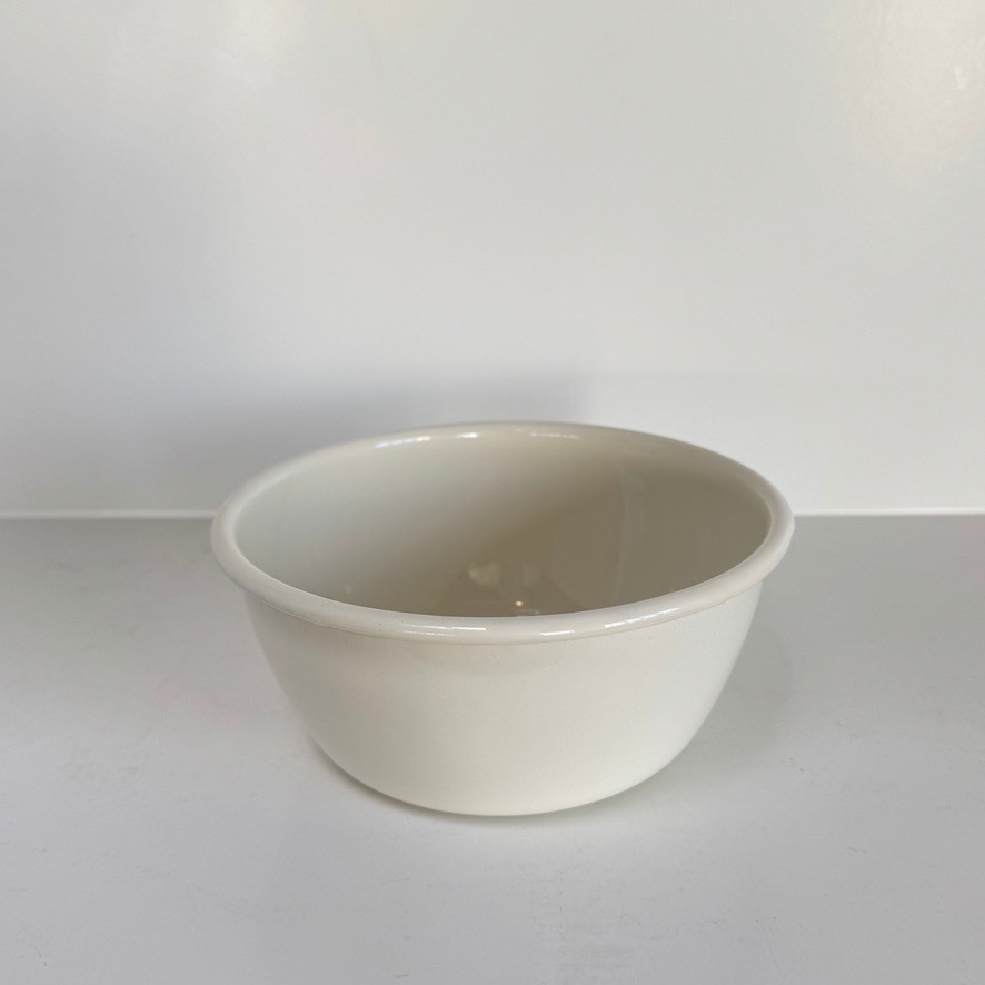 Golden Rabbit Cream Enamelware Bowl - 24oz