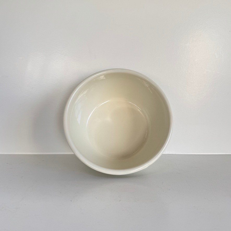 Golden Rabbit Cream Enamel Bowl - 5.5" - 24oz