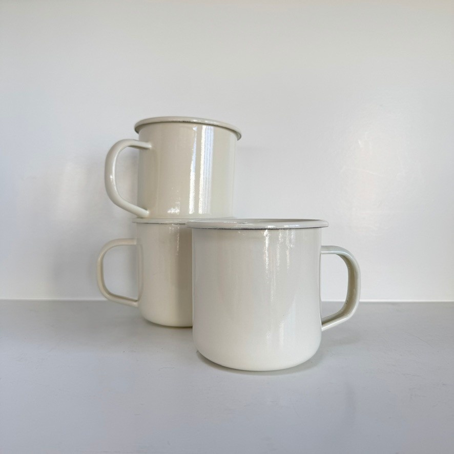 Golden Rabbit Cream Enamelware Mug - 12oz