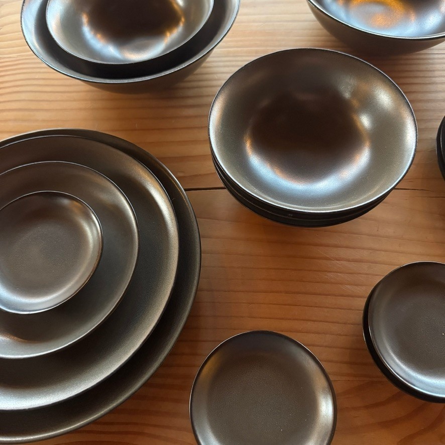 Alongu Alongu Plate Tenmoku Brown -4"
