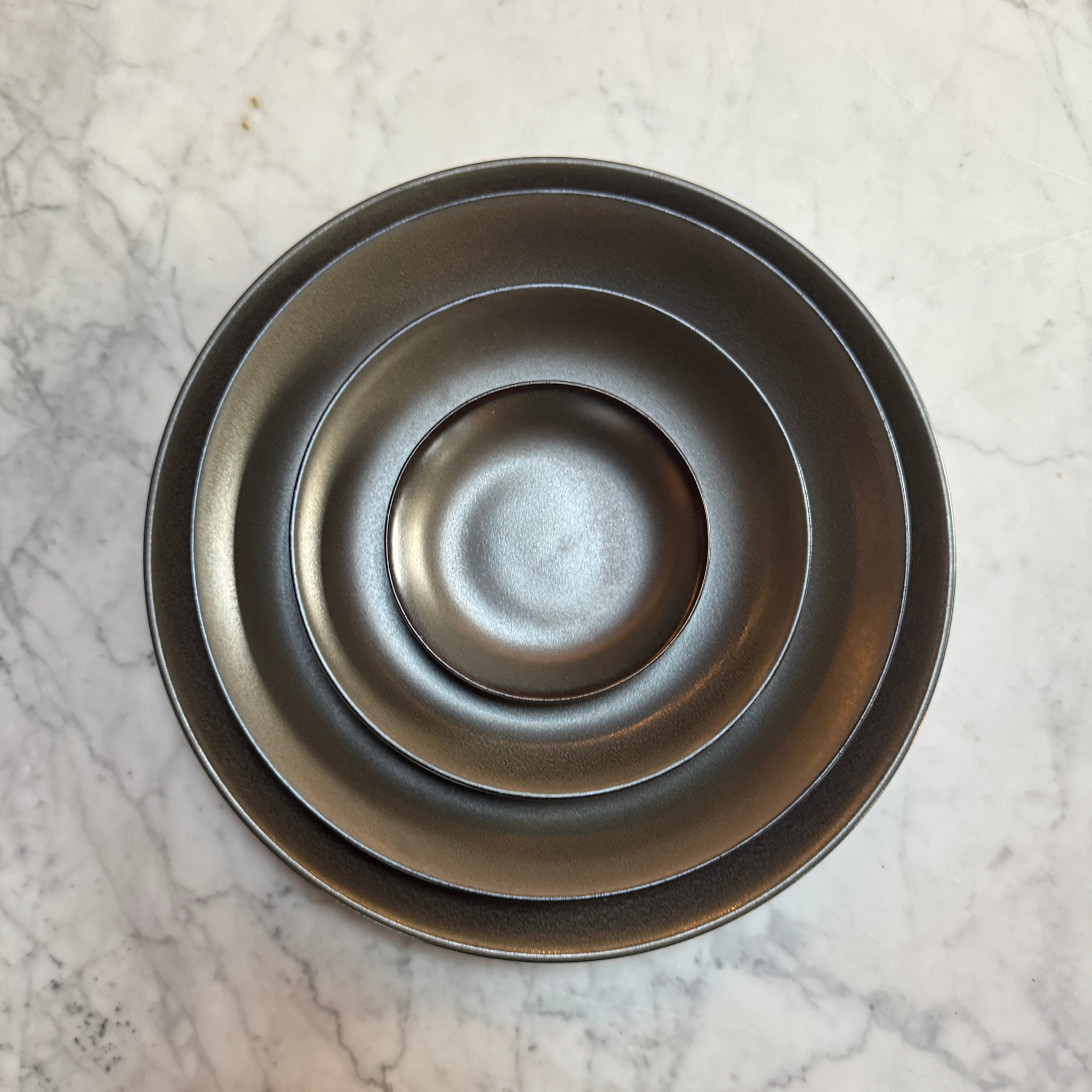 Alongu Alongu Plate Tenmoku Brown -4"