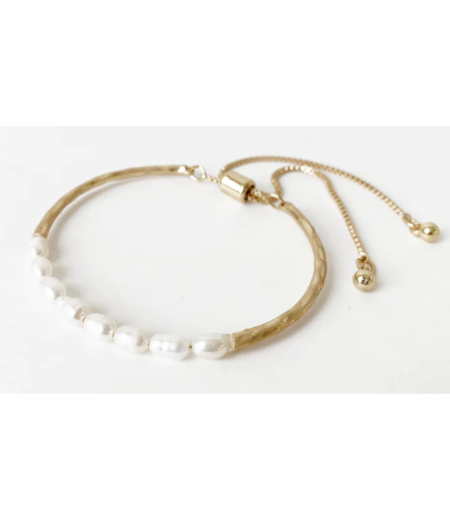 Adj Bracelet w/Pearls & Metal - Gold