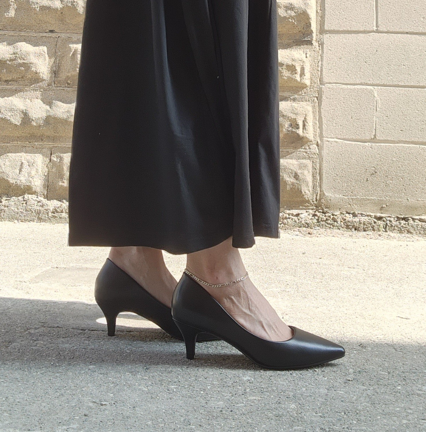 Dressy black low sales heel shoes