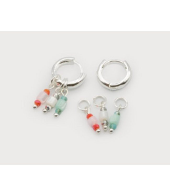 Caracol - Small silver hoop earrings with glass beads