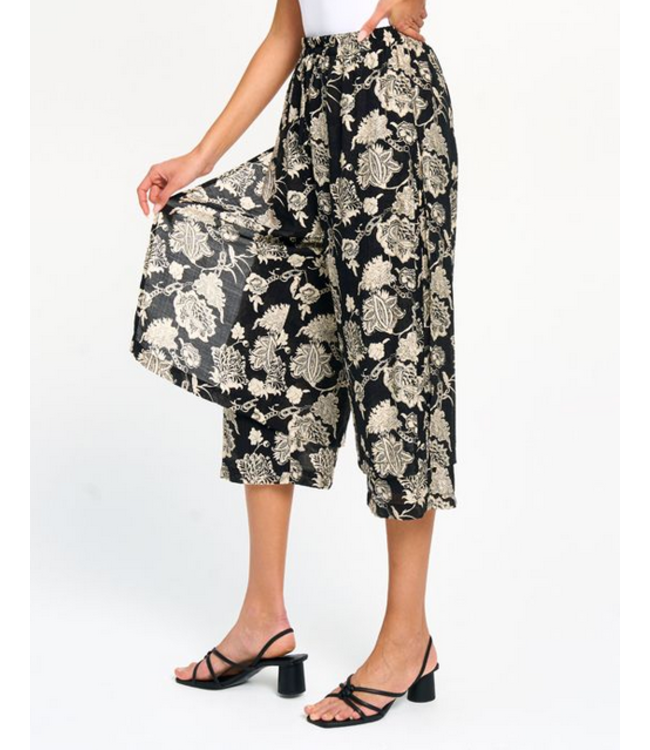Red Coral Double layered capri- Floral