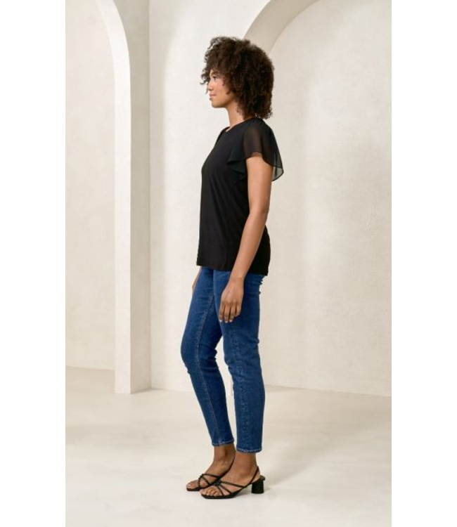 Red Coral -Flutter sleeve chiffon- Black