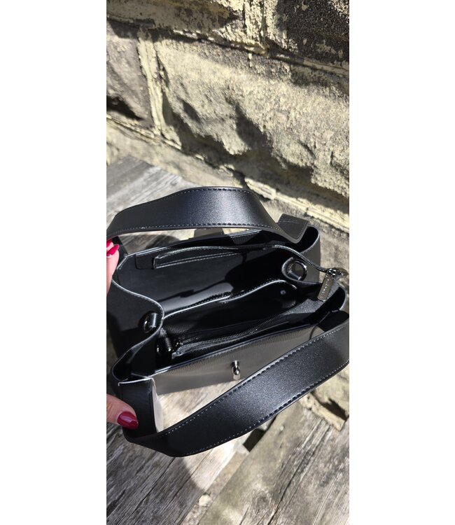 The Loop Hand bag - Black