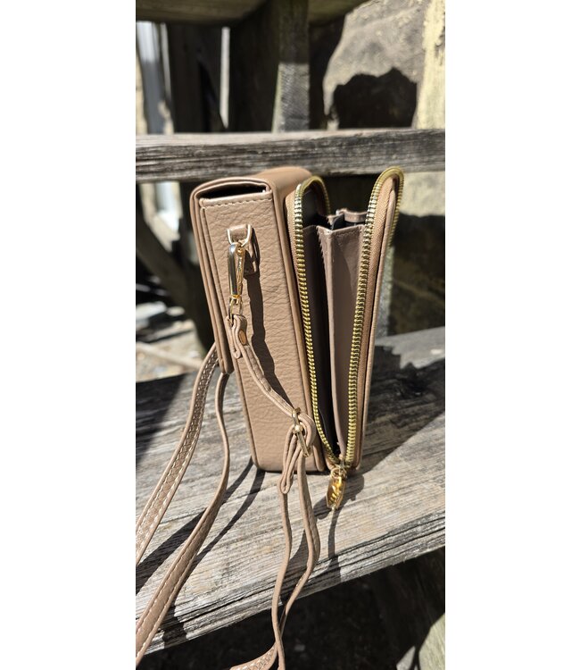 The Loop Crossbody phone purse - Camel
