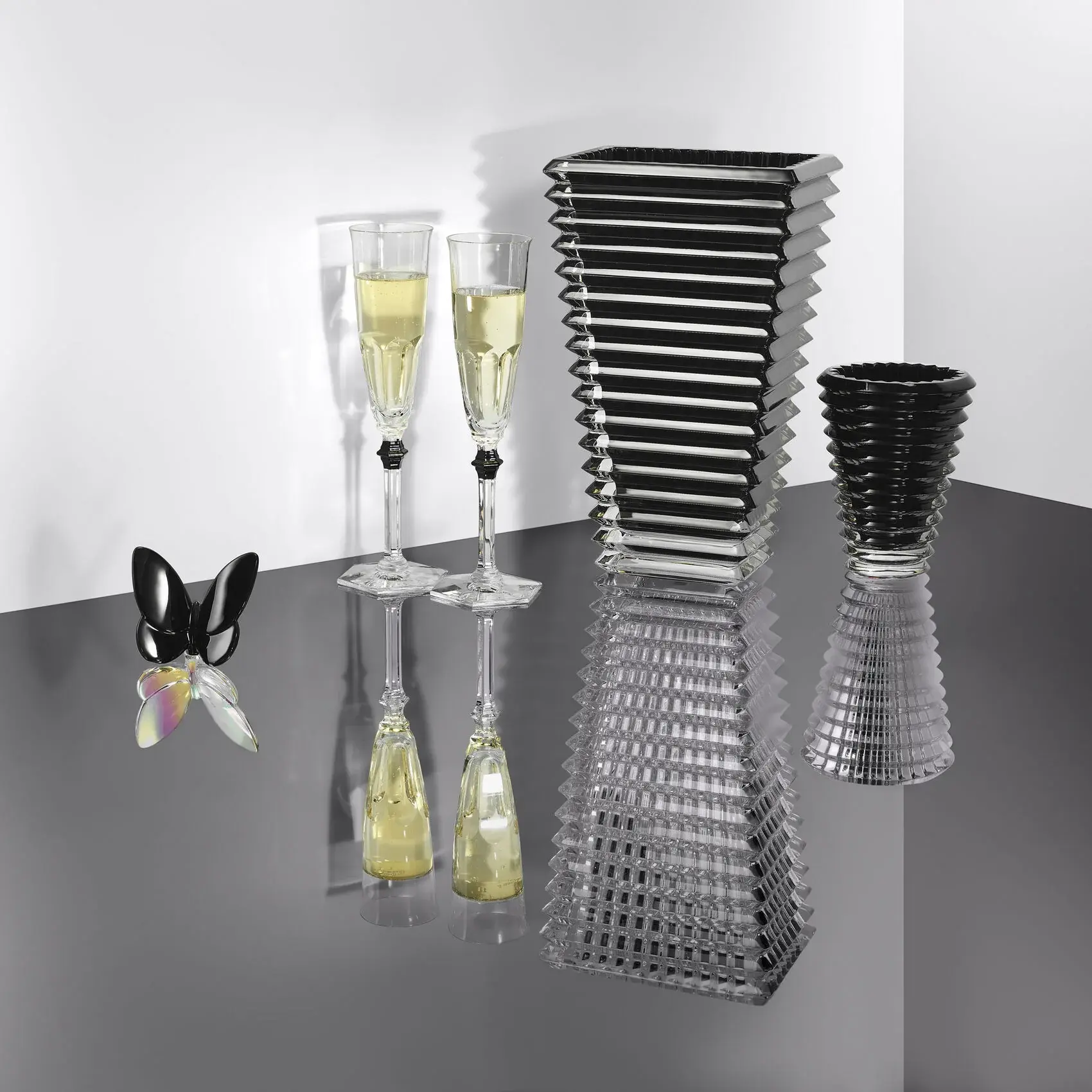 Baccarat Eye Vase Large Rectangular Black