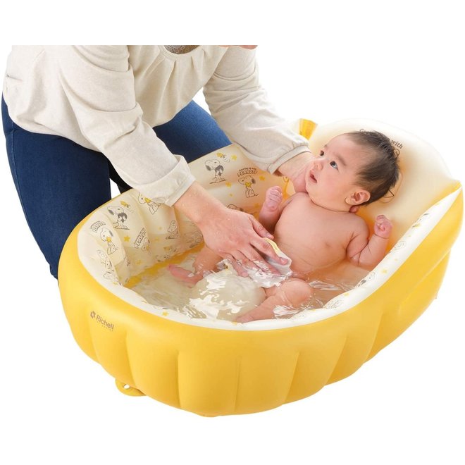Richell Snoopy Fluffy Baby Bath W 1piece