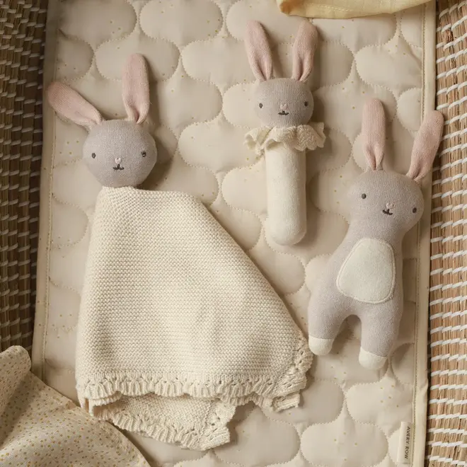 Avery Row - Cuddle cloth - Bunny