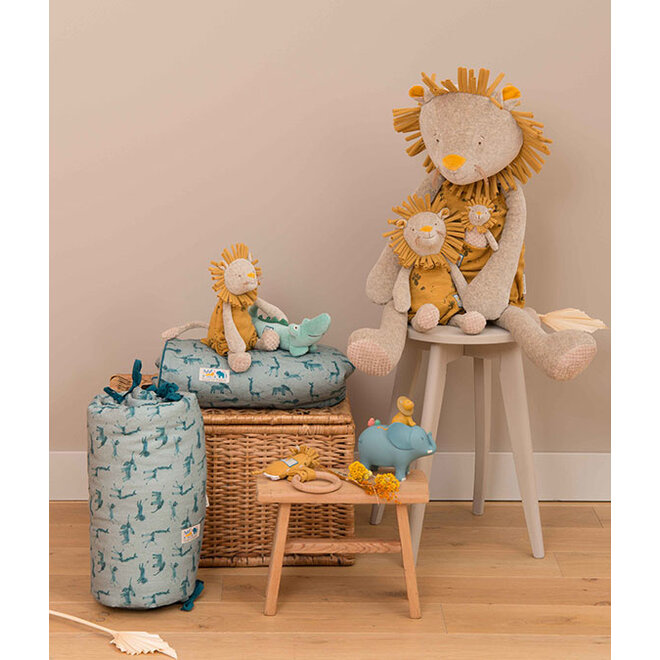 Sous Mon Baobab - Paprika Lion in Box 39cm - Moulin Roty