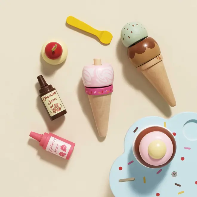 ROLEPLAY - ICE CREAM STAND & TOPPINGS