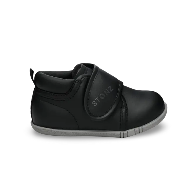 Stonz - F25/S26 - Cruiser™ Dressy - Baby -Black/Black