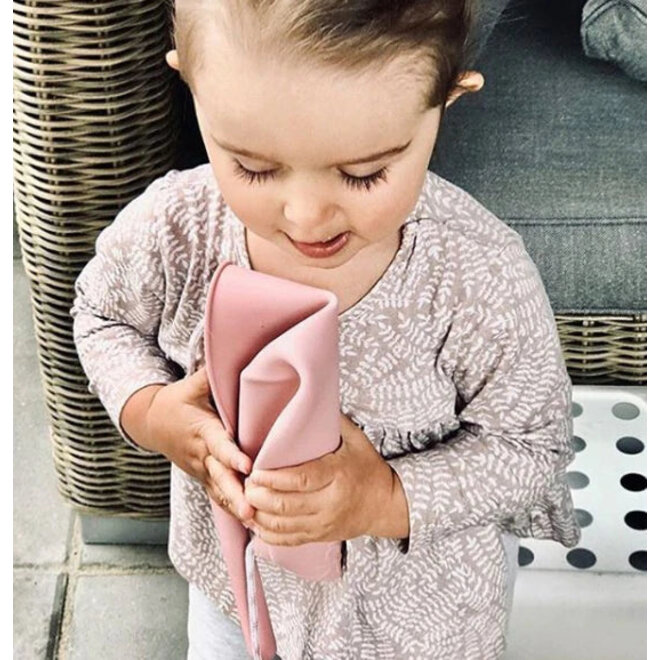 Scrunch Bucket and Spade Blush