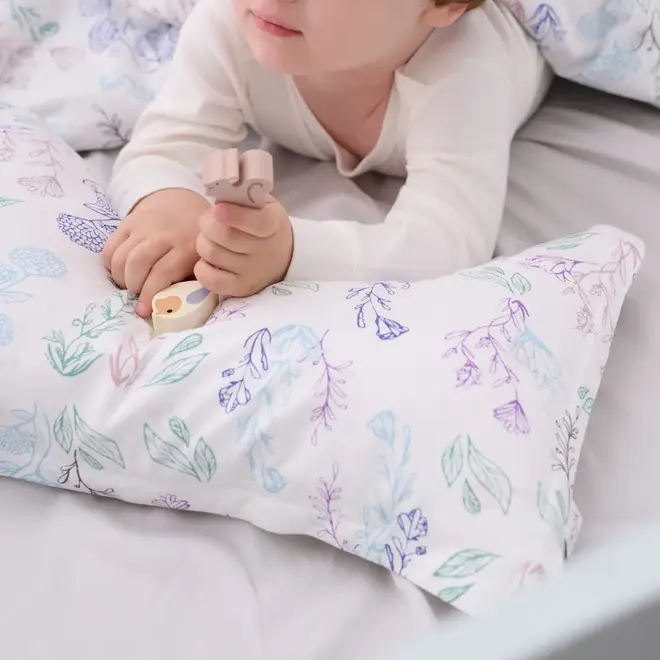 Pillow Case Breezy Blooms