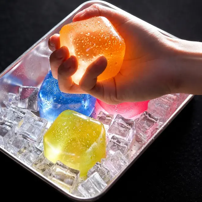 JADORE ICE CUBE SQUISH